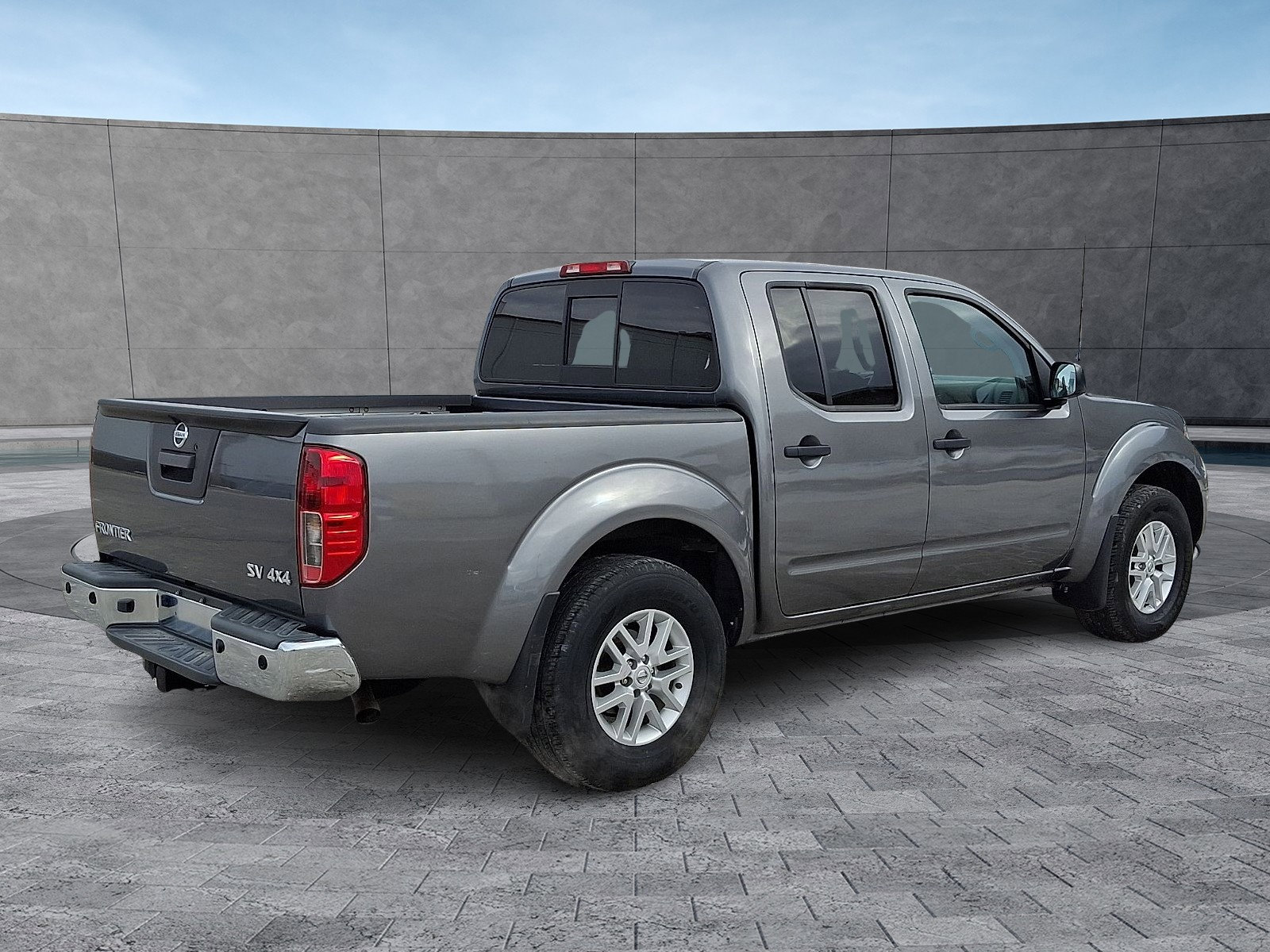 Used 2020 Nissan Frontier SV image 11