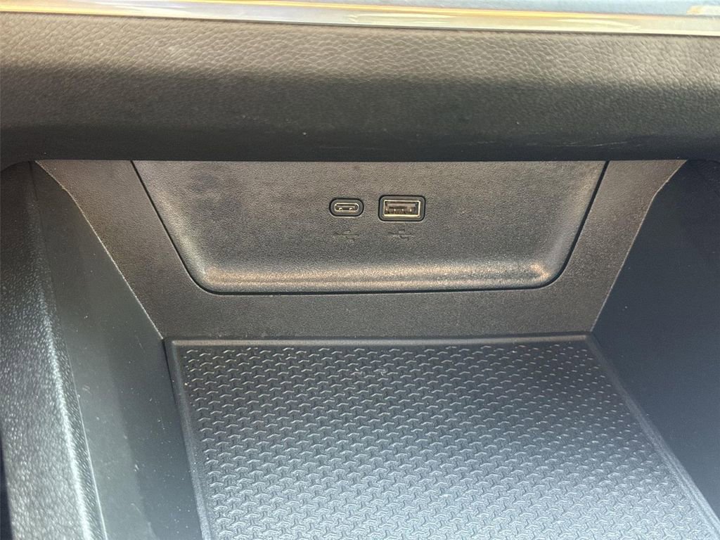 Used 2025 Chevrolet Equinox LT image 35