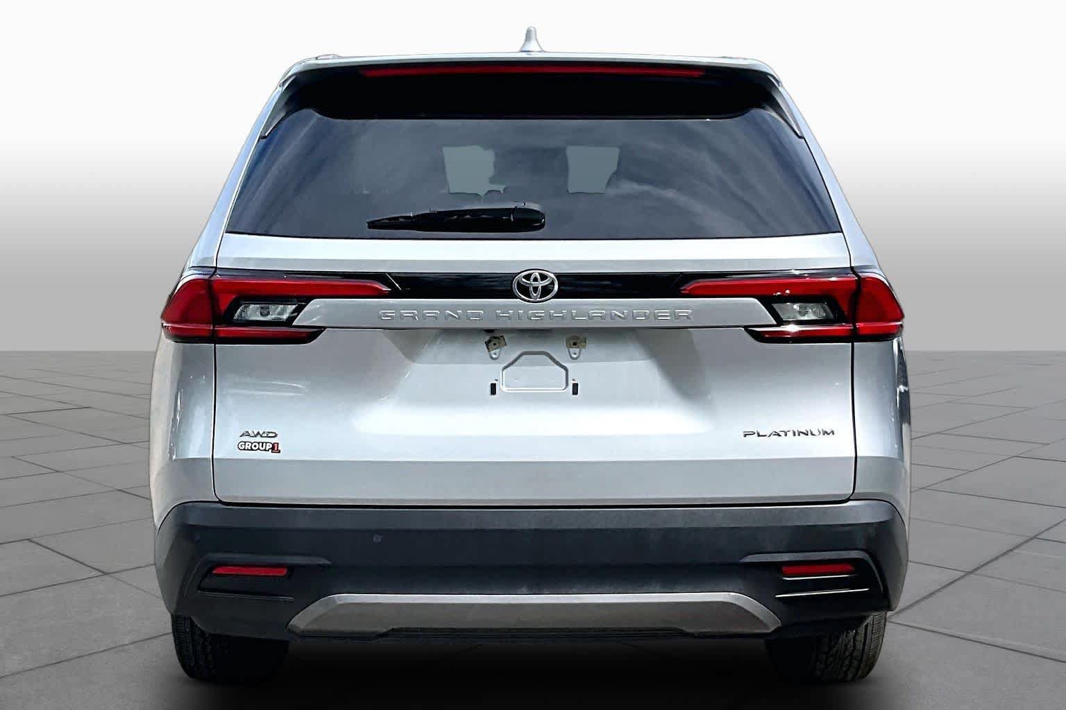 Certified 2024 Toyota Grand Highlander AWD image 5