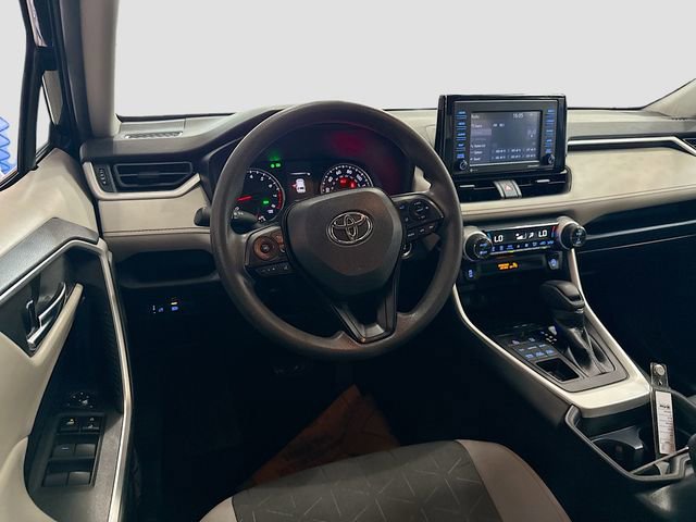 Used 2021 Toyota RAV4 XLE AWD/4WD image 21