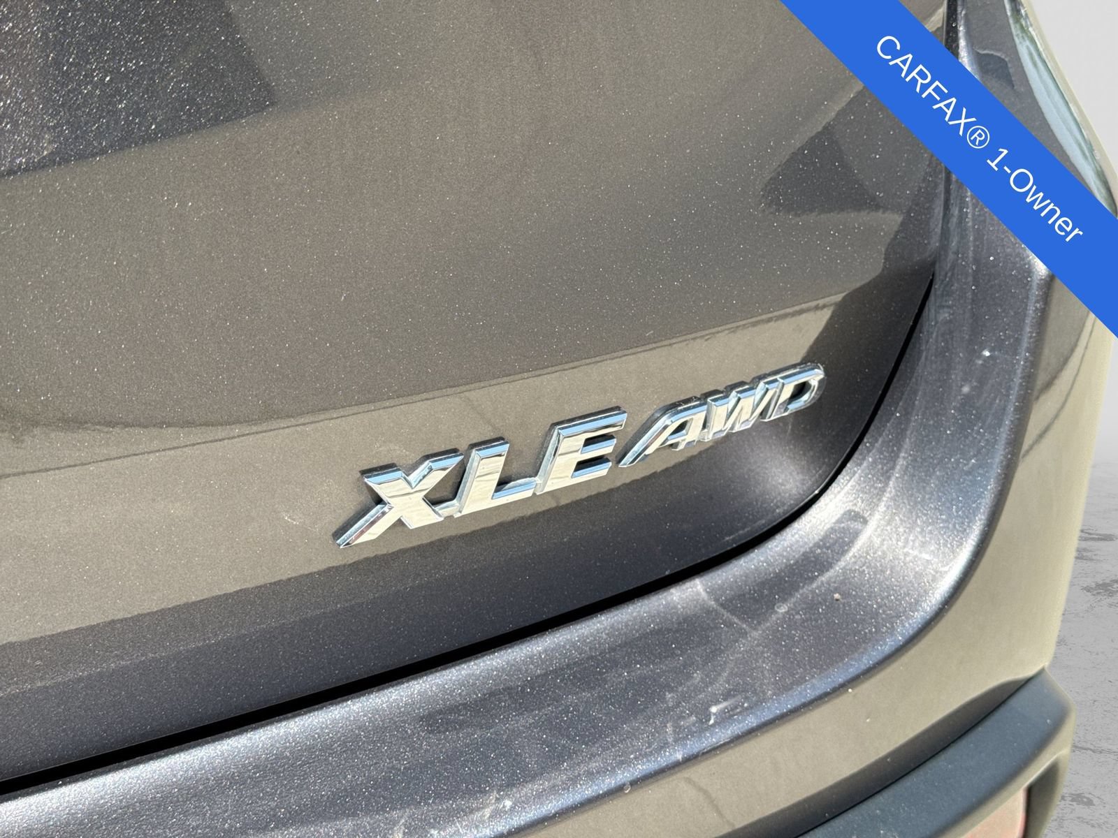 Used 2019 Toyota Highlander XLE w/ Carpet Mat Package (TMS) AWD/4WD image 39