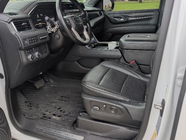 Used 2023 GMC Yukon Denali AWD/4WD image 17