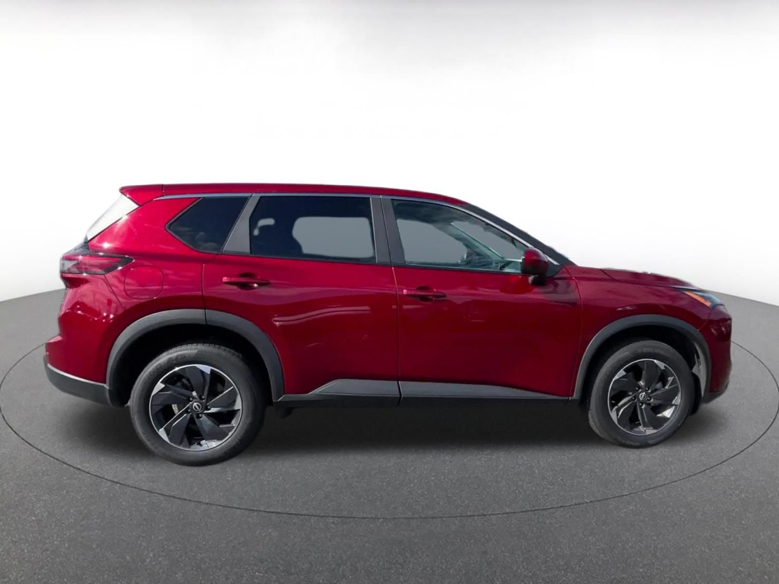 Used 2025 Nissan Rogue SV AWD/4WD image 16