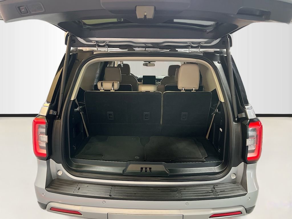 Used 2023 Ford Expedition Limited image 28