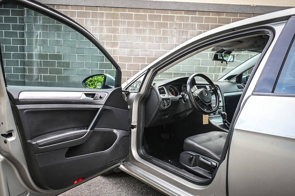 Used 2015 Volkswagen Golf SE FWD image 7