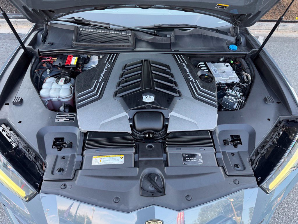 Used 2022 Lamborghini Urus AWD/4WD image 6