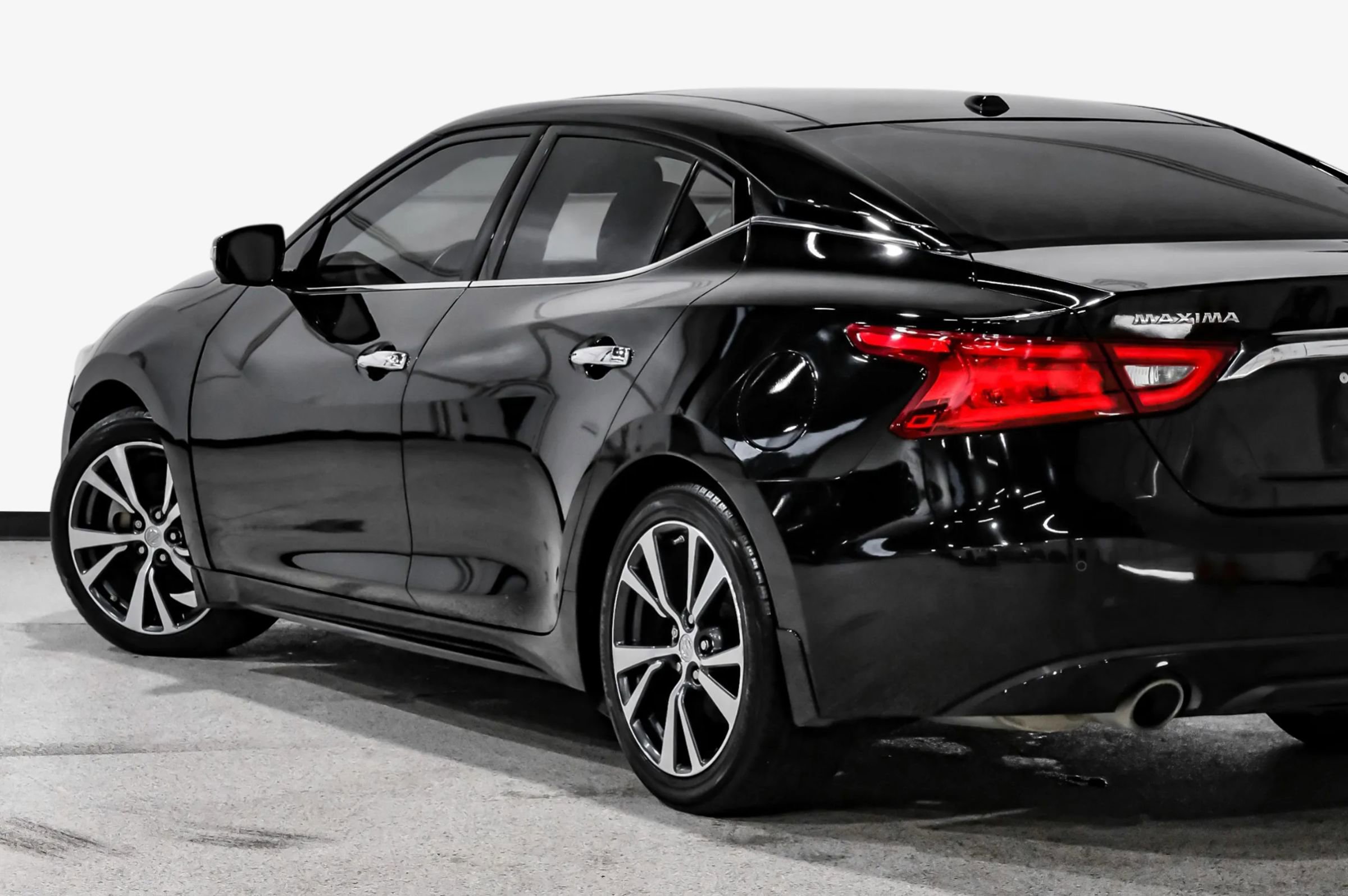 Used 2017 Nissan Maxima Platinum FWD image 14