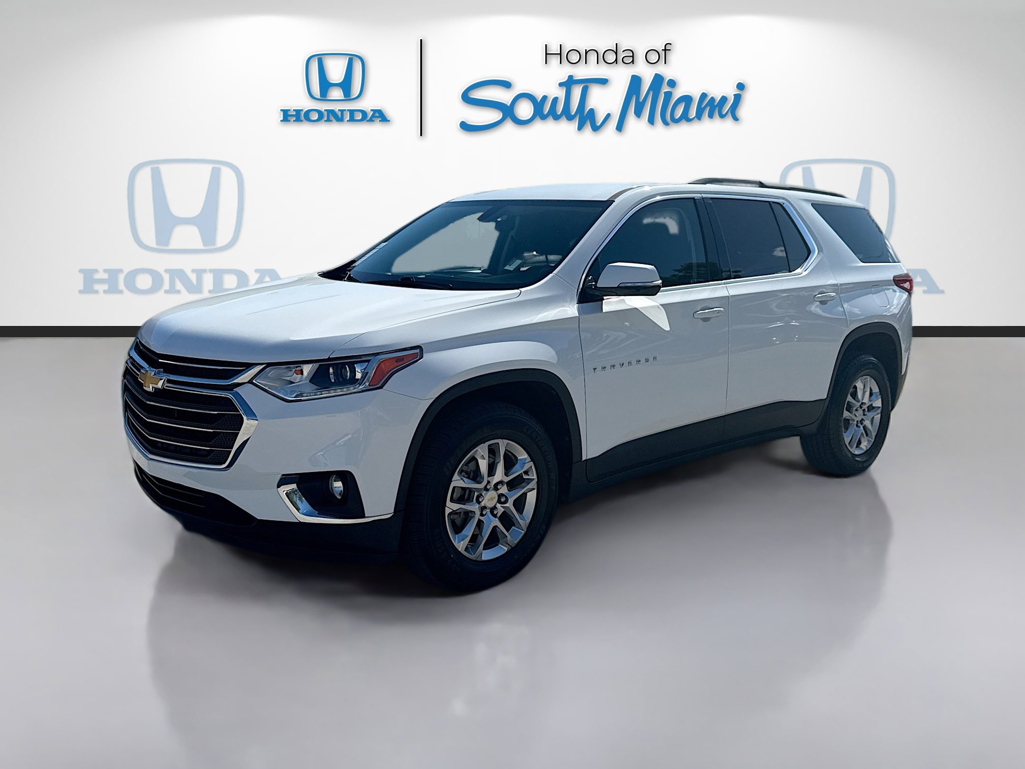 Used 2020 Chevrolet Traverse LT image 3