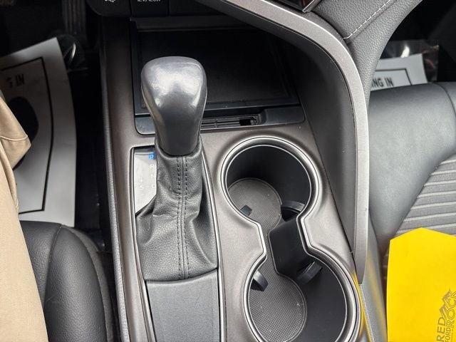 Used 2022 Toyota Camry SE image 19