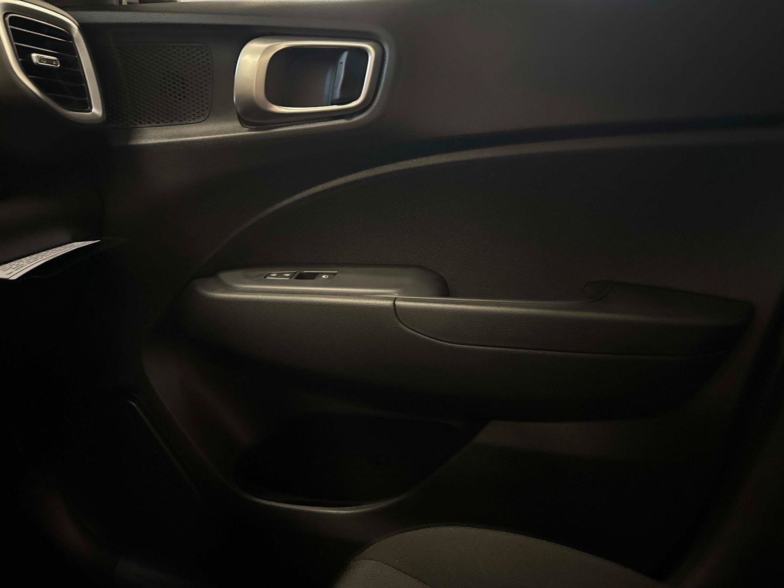 New 2026 Hyundai Venue SE FWD image 22
