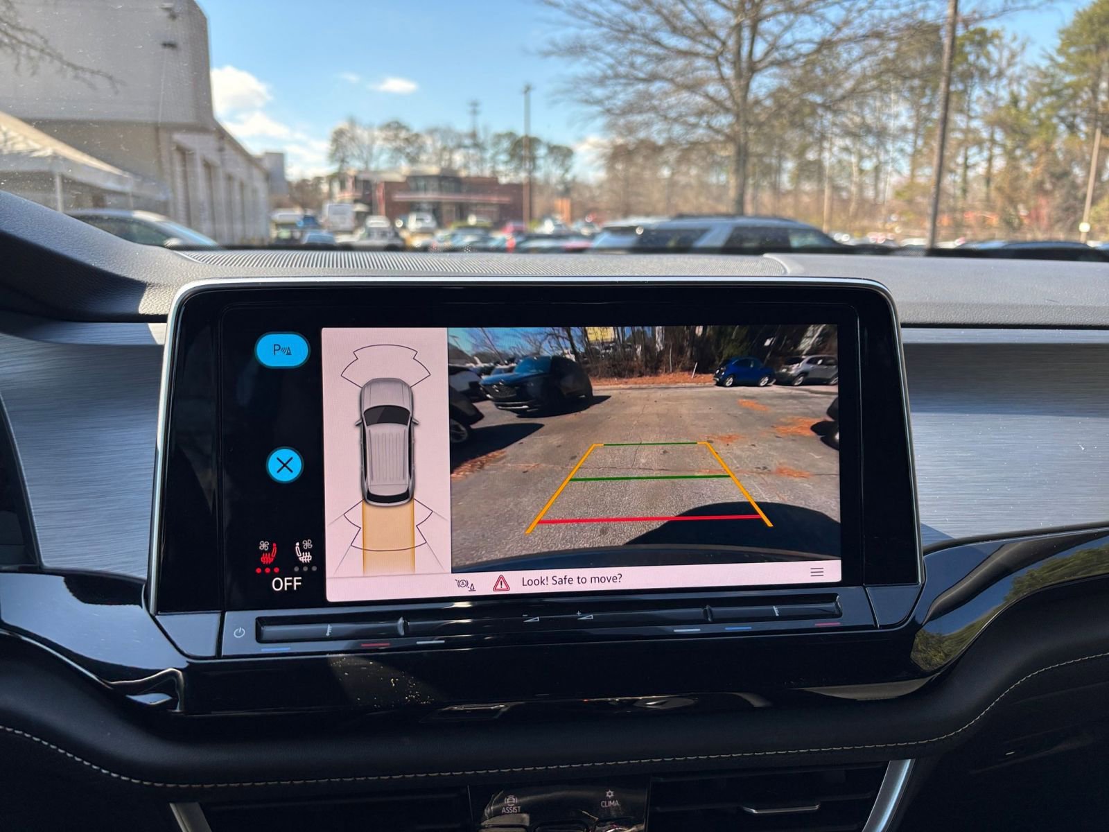 Used 2025 Volkswagen Atlas Cross Sport SE image 25