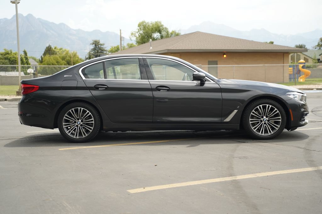 Used 2019 BMW 530e xDrive w/ Convenience Package AWD/4WD image 6