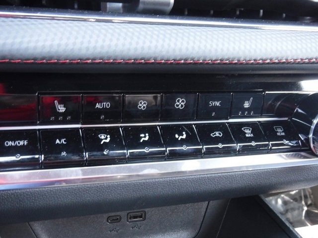 Used 2025 Chevrolet Equinox RS image 45