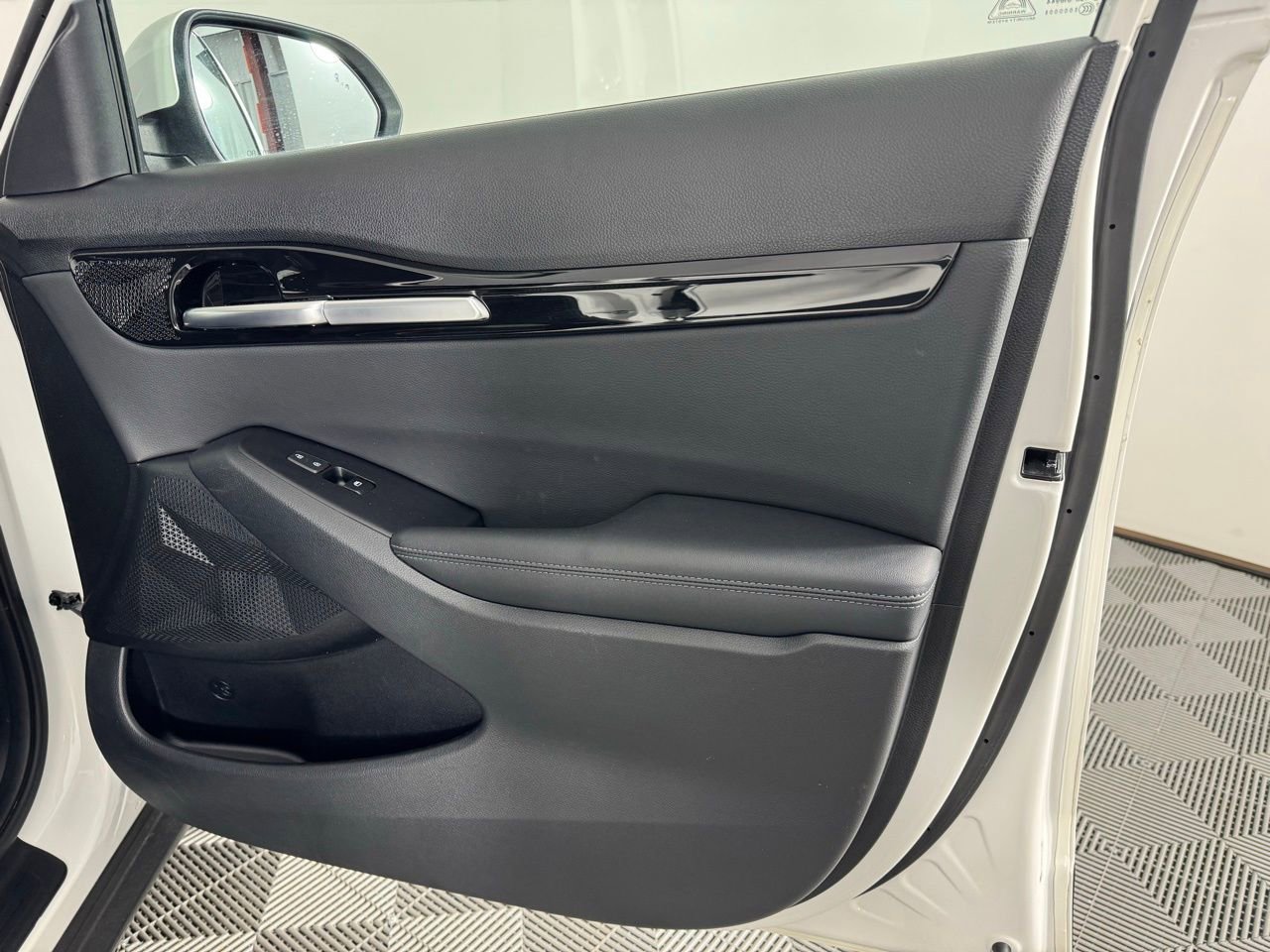 Used 2025 Kia Seltos EX w/ EX Sunroof Package image 38