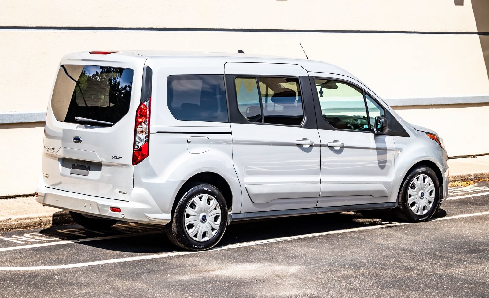 Used 2021 Ford Transit Connect XLT FWD image 8