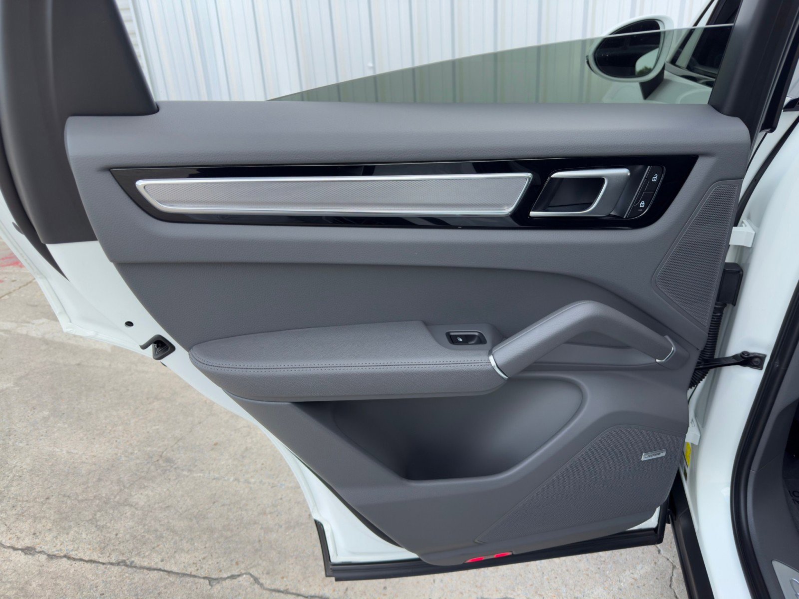 Used 2023 Porsche Cayenne E-Hybrid image 49