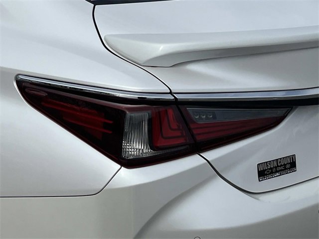 Used 2021 Lexus ES 300h w/ Premium Package image 10