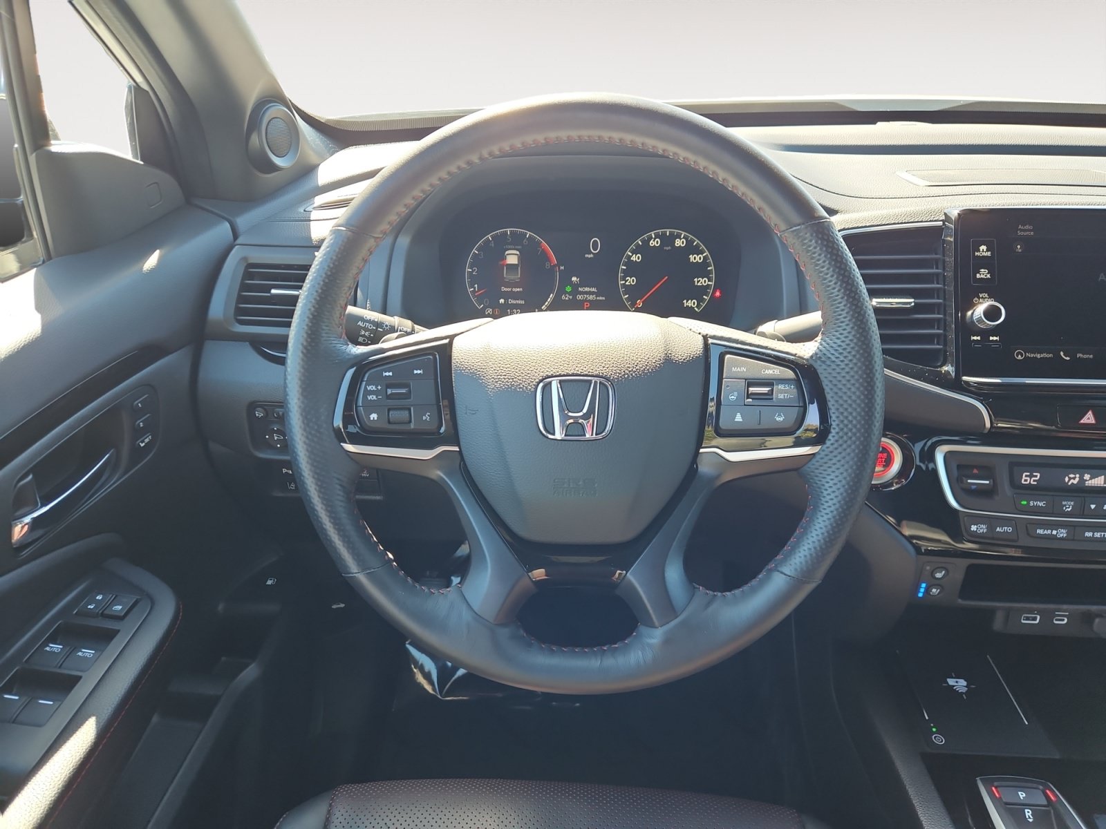 Used 2025 Honda Ridgeline Black Edition image 12