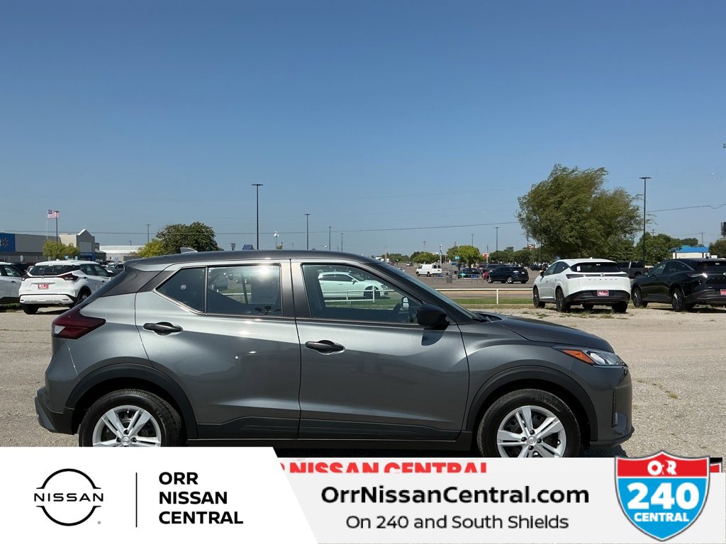 New 2025 Nissan Kicks Play S image 4