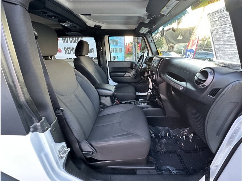 Used 2017 Jeep Wrangler Sport w/ Quick Order Package 24S AWD/4WD image 23