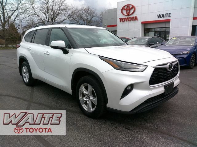 Used 2023 Toyota Highlander LE AWD/4WD image 1