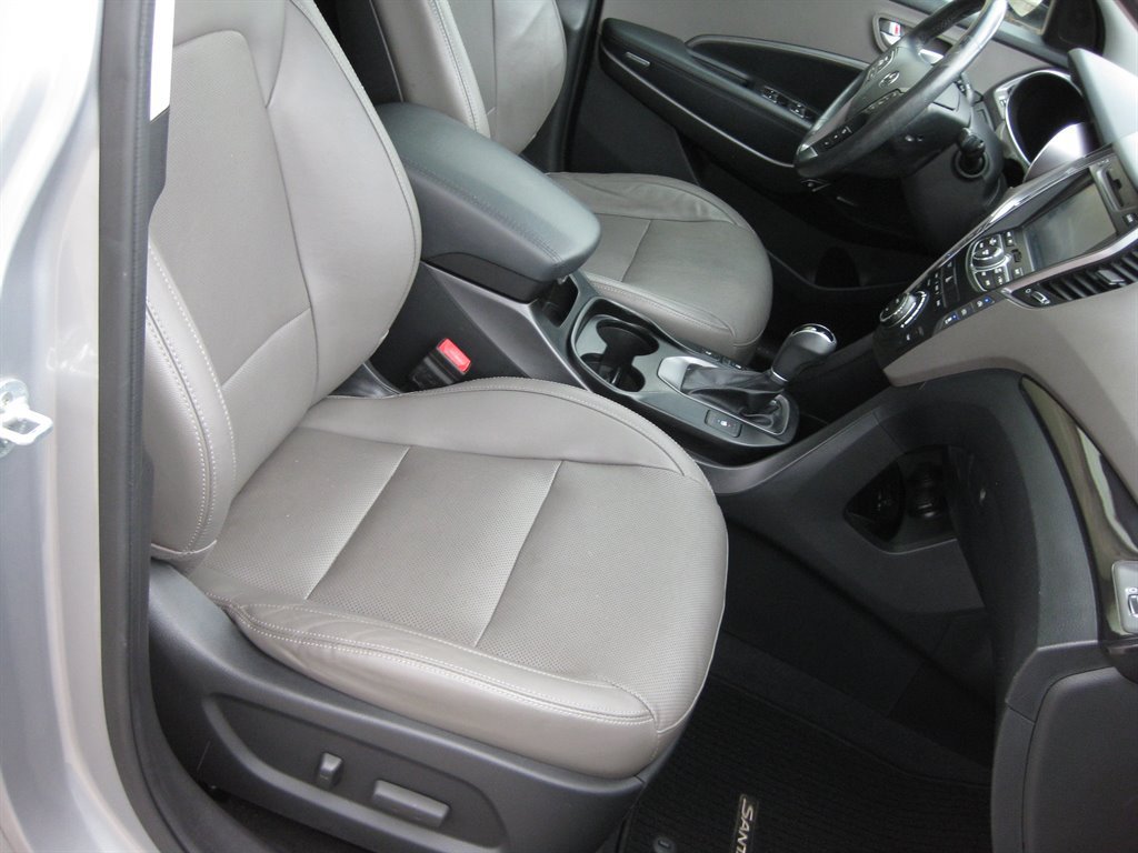 Used 2015 Hyundai Santa Fe GLS w/ Option Group 03 FWD image 40
