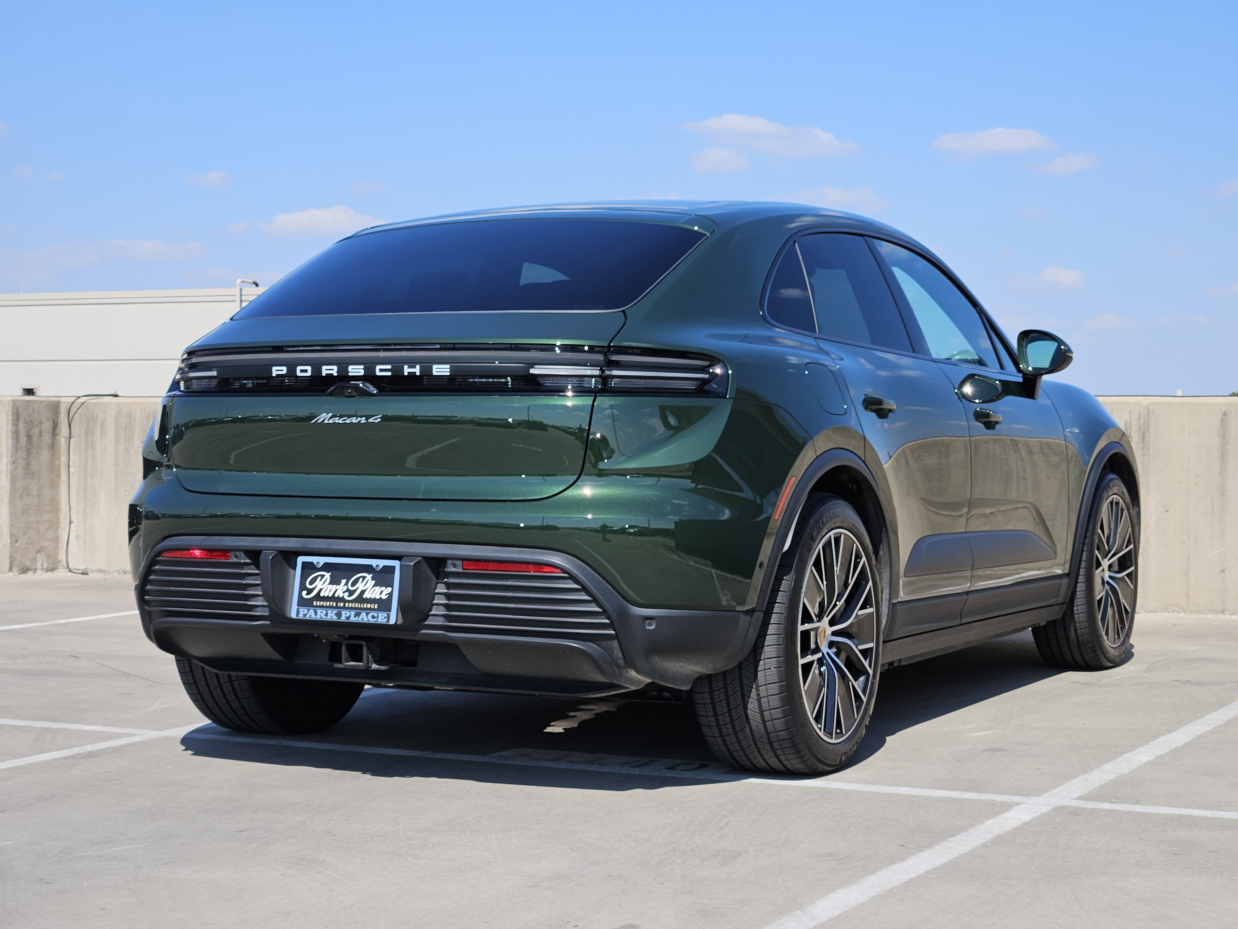 Certified 2025 Porsche Macan 4 Electric image 8