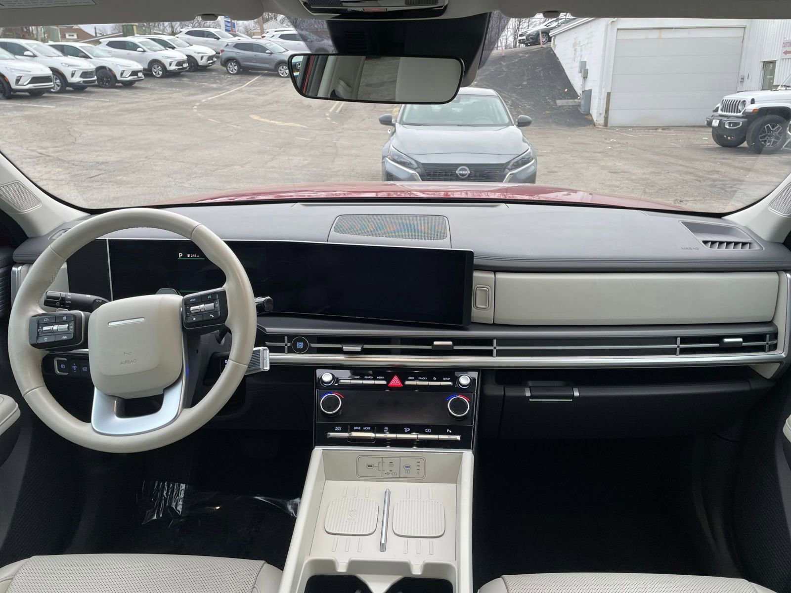 Used 2025 Hyundai Santa Fe SEL image 33