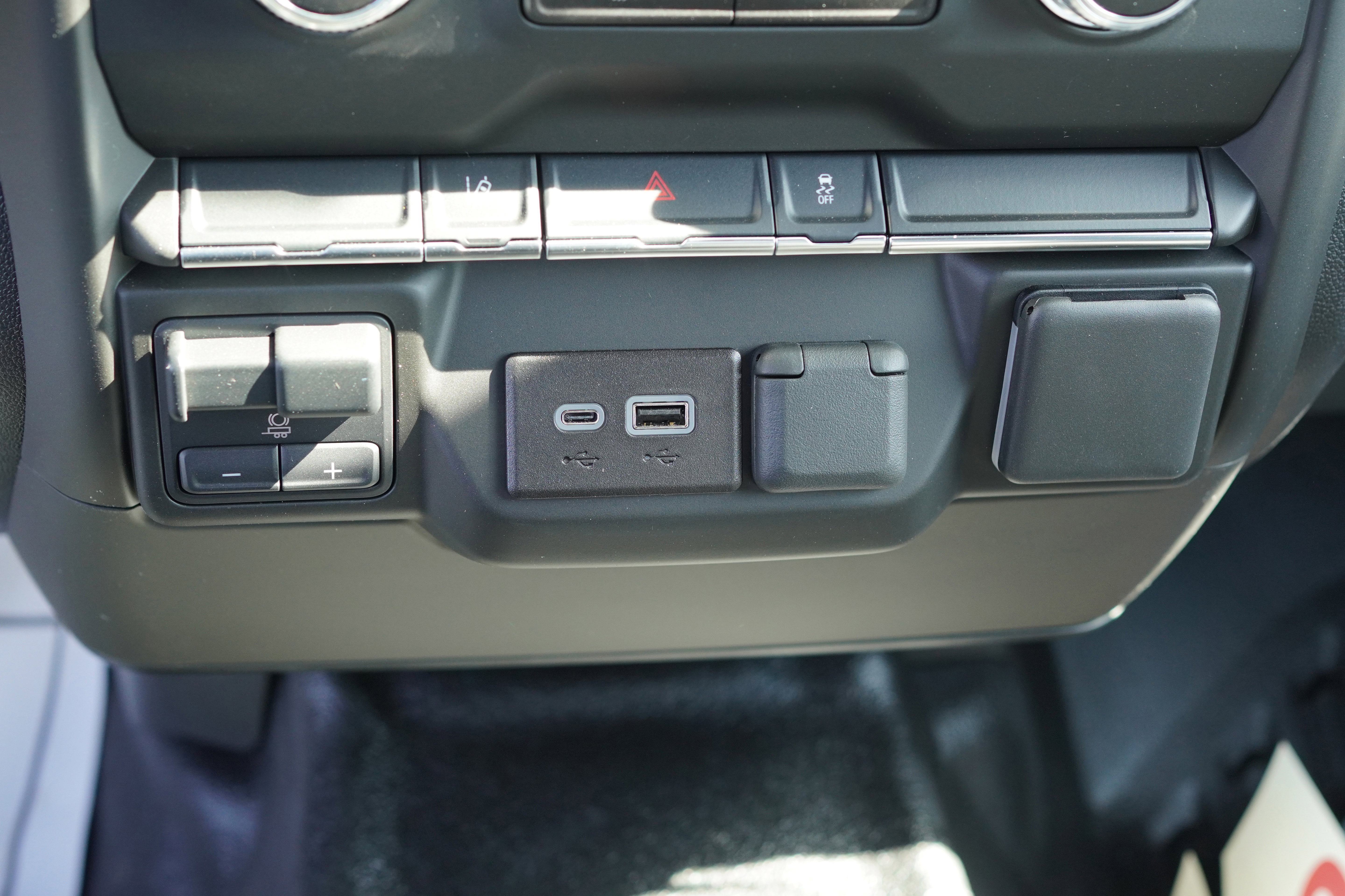 New 2025 GMC Sierra 3500 Pro w/ Convenience Package image 23