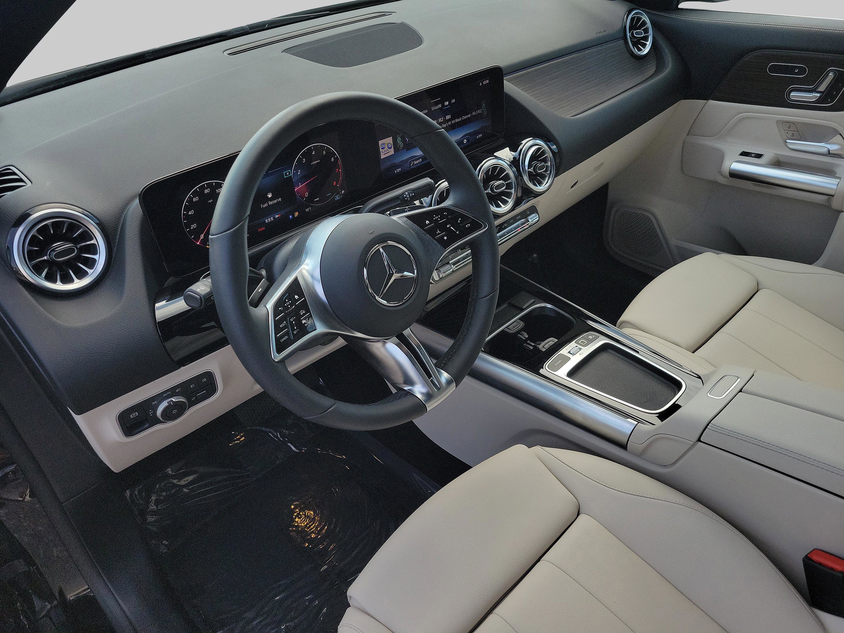 Certified 2025 Mercedes-Benz GLA 250 4MATIC image 24