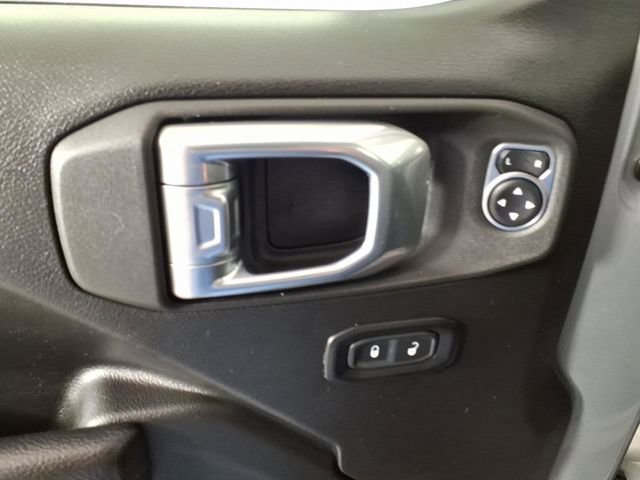 Used 2022 Jeep Gladiator Willys image 15