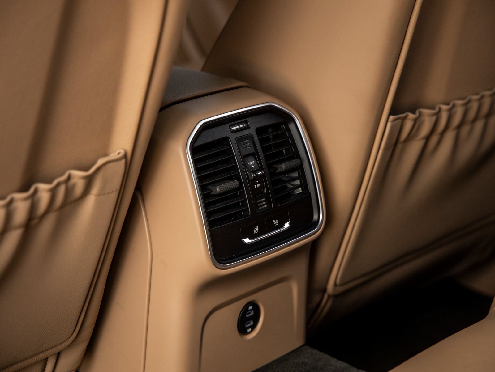 Certified 2020 Porsche Macan S AWD/4WD image 37