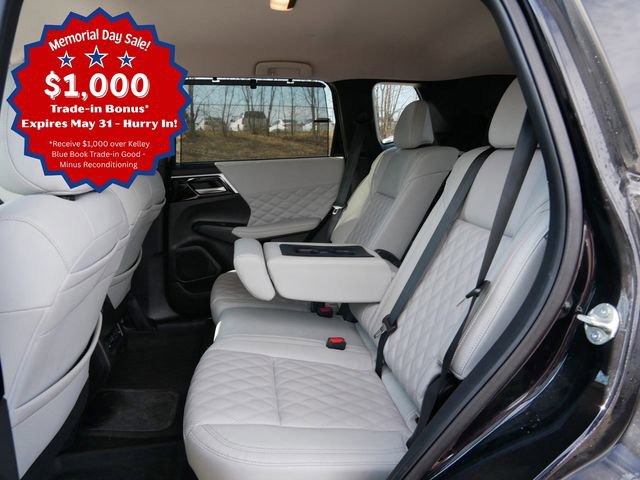 Used 2023 Mitsubishi Outlander SEL AWD/4WD image 11