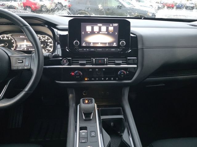 Used 2024 Nissan Pathfinder SV image 23