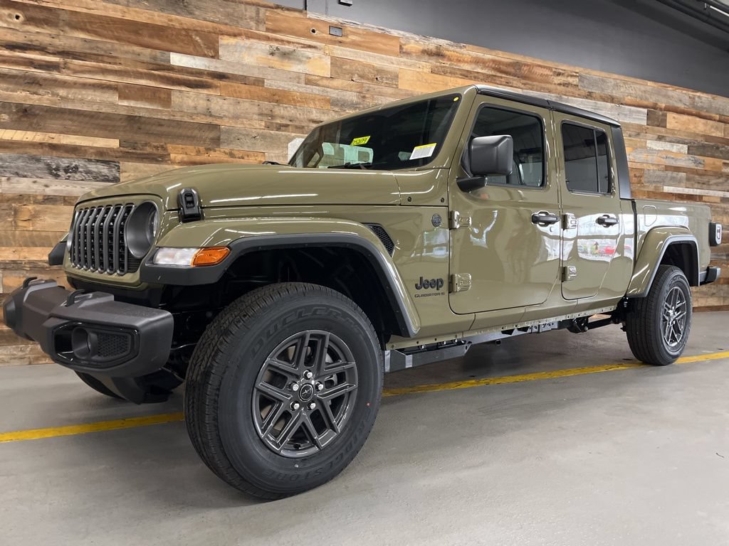 New 2026 Jeep Gladiator Sport AWD/4WD image 3