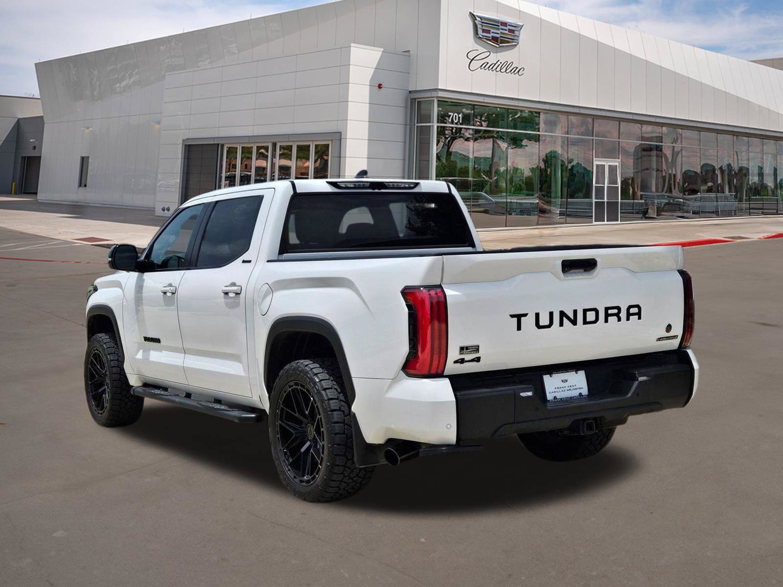 Used 2025 Toyota Tundra Limited AWD/4WD image 4