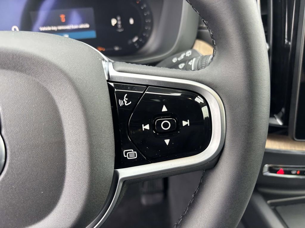 New 2026 Volvo XC60 B5 Ultra w/ Protection Package Premier image 18