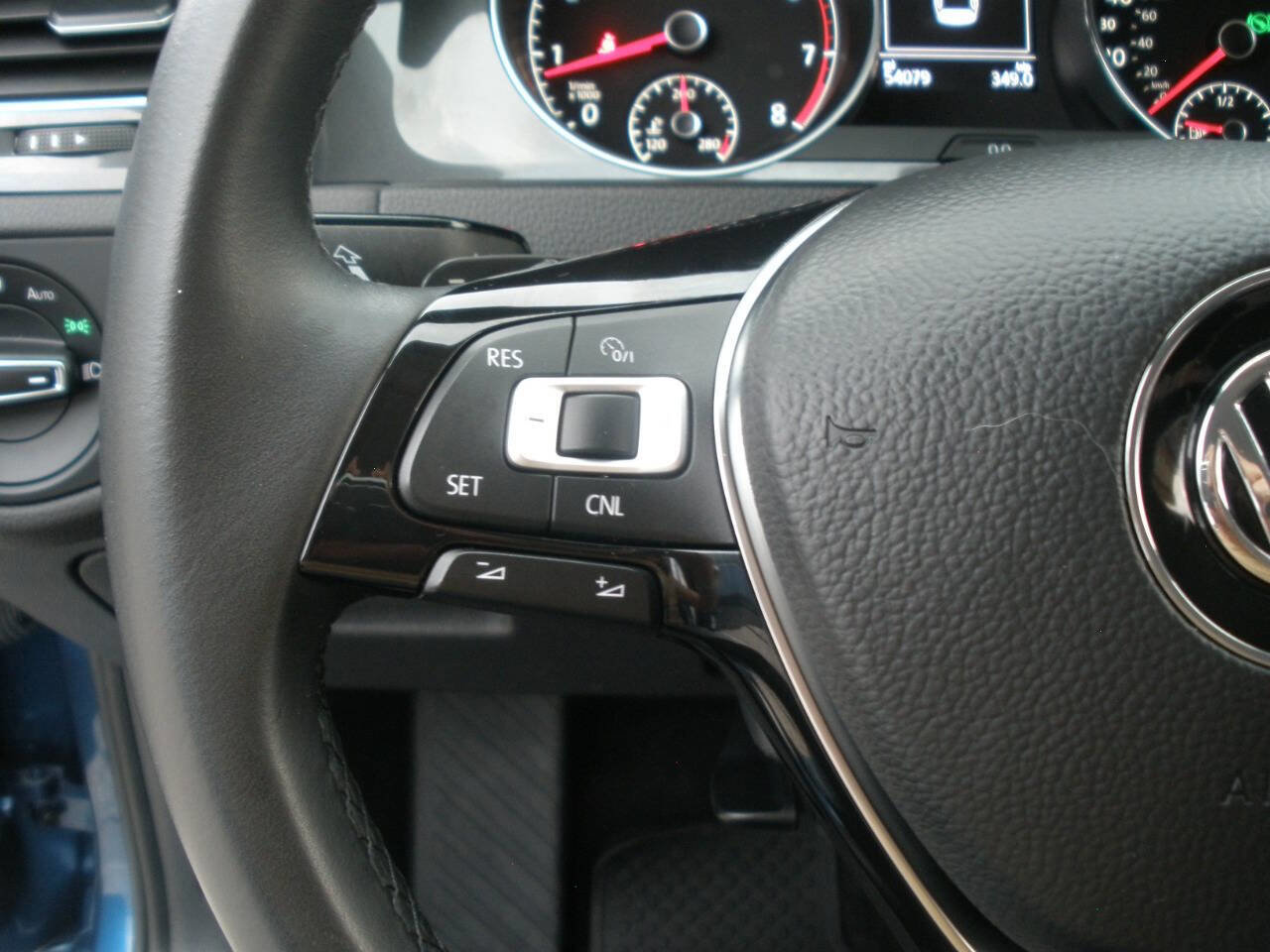 Used 2018 Volkswagen Golf S image 37