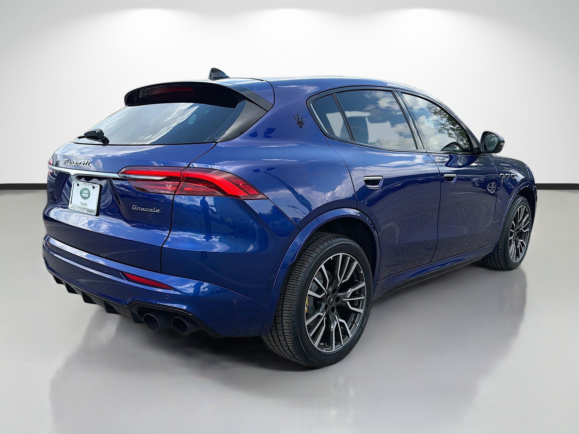 Used 2023 Maserati Grecale Modena AWD/4WD image 5