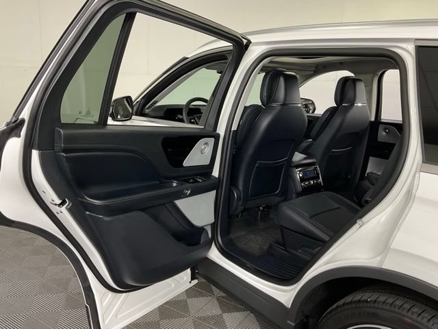 Used 2026 Lincoln Aviator Reserve AWD/4WD image 31