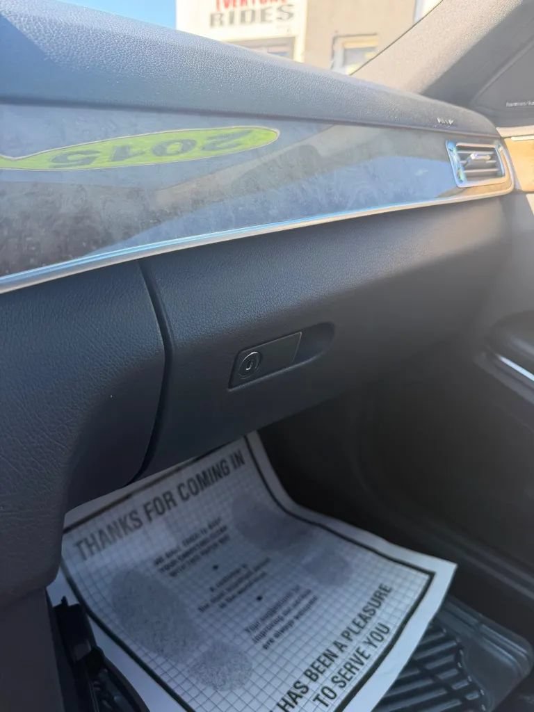 Used 2015 Mercedes-Benz E 350 4MATIC Sedan image 18
