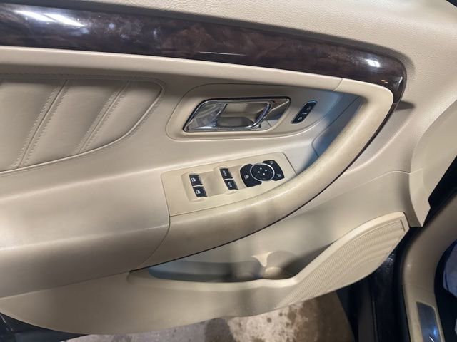 Used 2019 Ford Taurus Limited FWD image 13