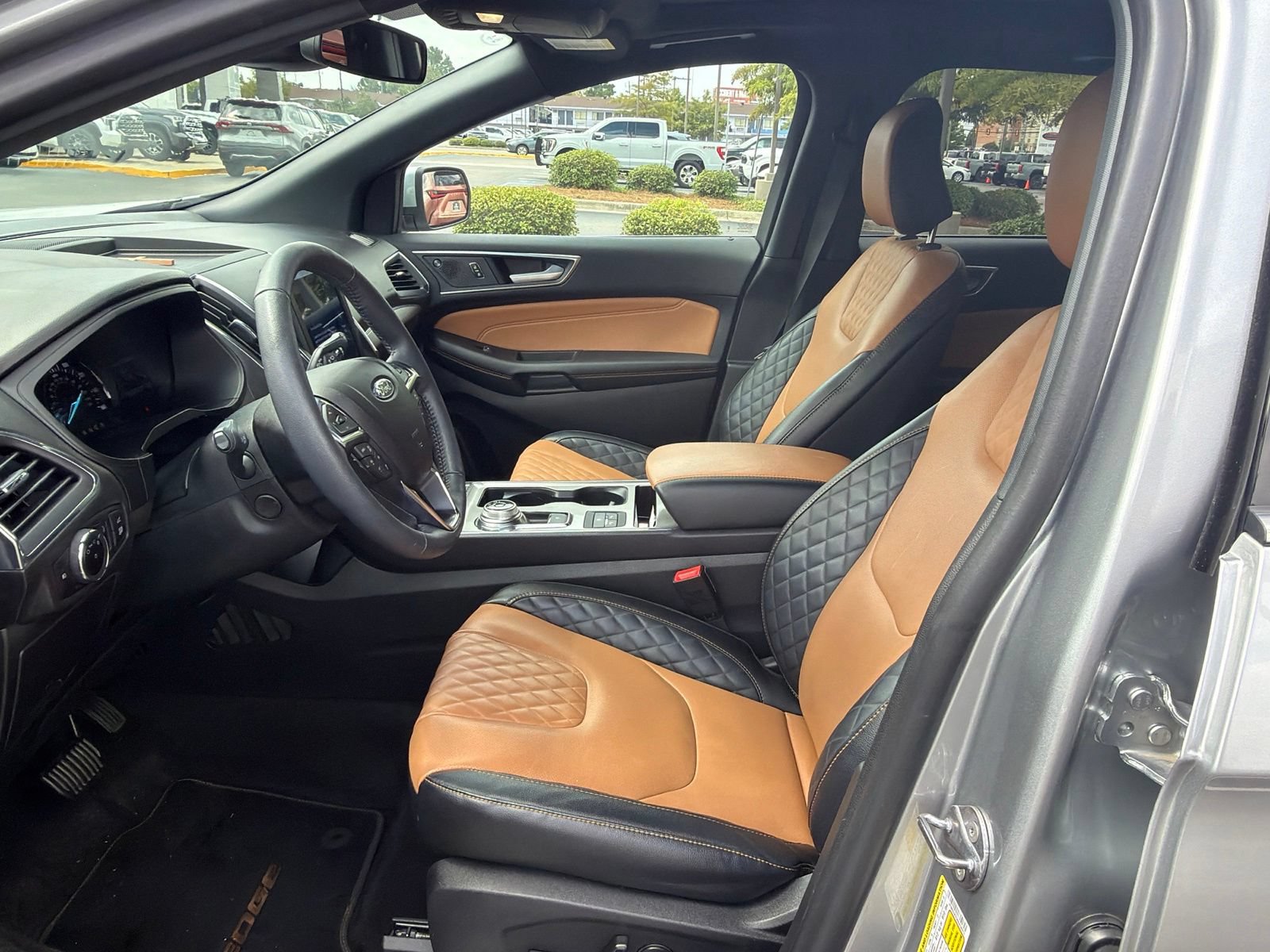 Used 2024 Ford Edge Titanium w/ Titanium Elite Package AWD/4WD image 2