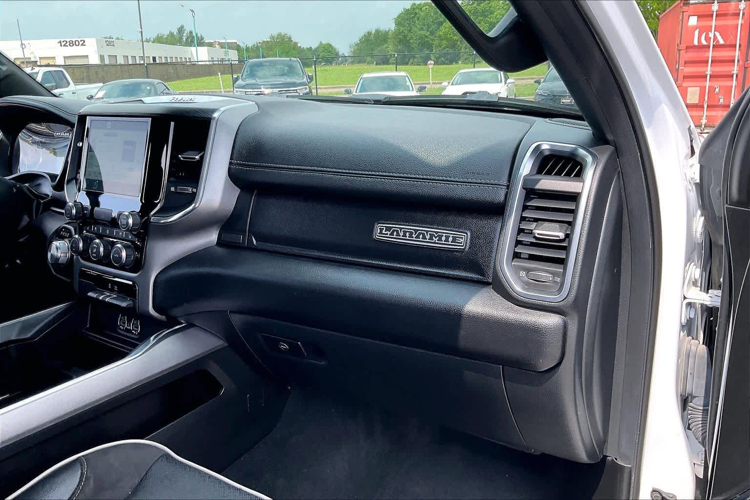 Used 2024 RAM 1500 Laramie AWD/4WD image 18