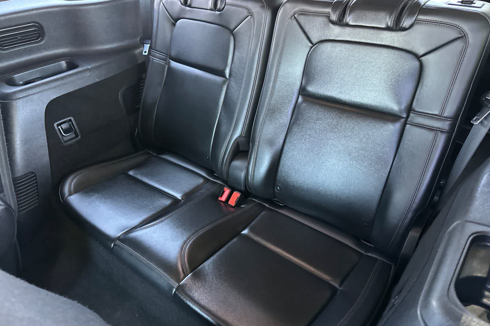 Used 2022 Lincoln Aviator Grand Touring w/ Class IV Trailer Tow Package AWD/4WD image 17