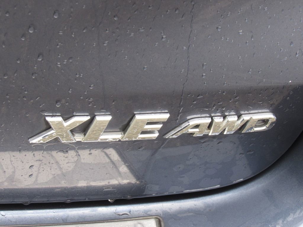 Used 2017 Toyota Highlander XLE AWD/4WD image 8