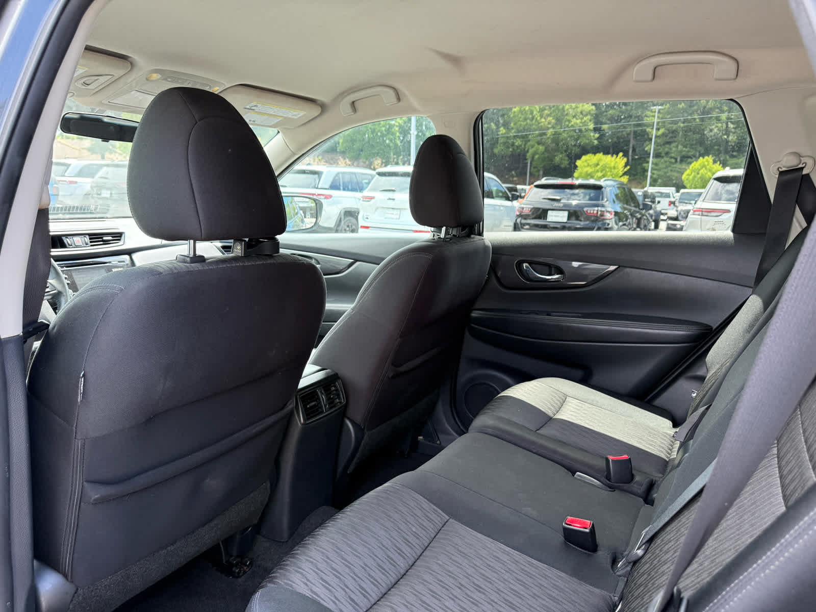Used 2017 Nissan Rogue SV w/ Midnight Edition FWD image 23