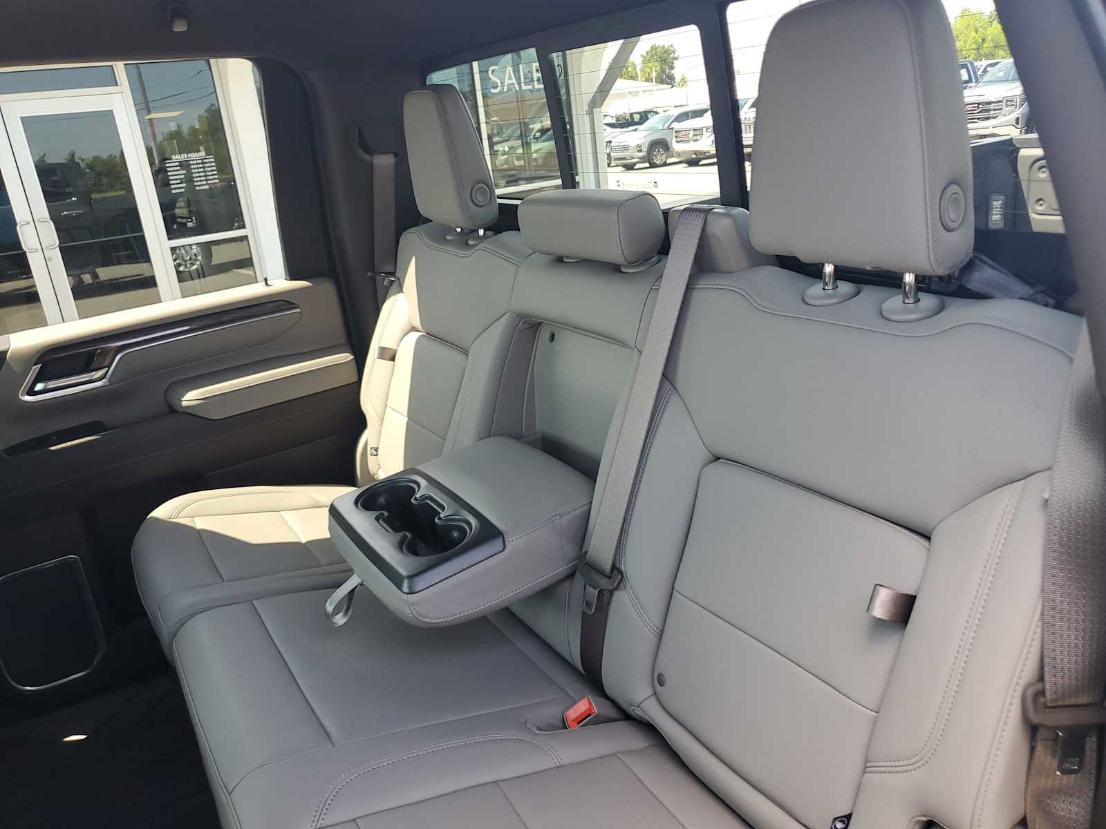 Used 2025 Chevrolet Silverado 2500 LTZ w/ LTZ Convenience Package AWD/4WD image 11