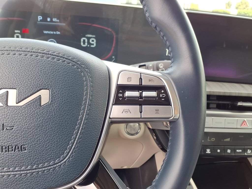 Certified 2024 Kia Telluride EX w/ EX Captain's Chair Package FWD image 15