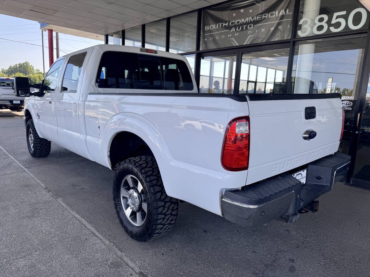 Used 2016 Ford F350 Lariat AWD/4WD image 3